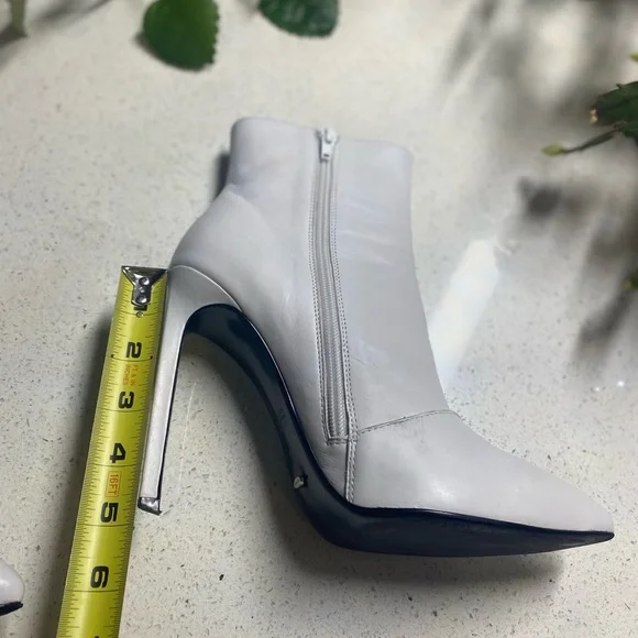 Tony Bianco White Leather Ankle Boots - Picture 6 of 16